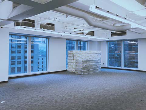 居抜きのオフィスを自由にアレンジ